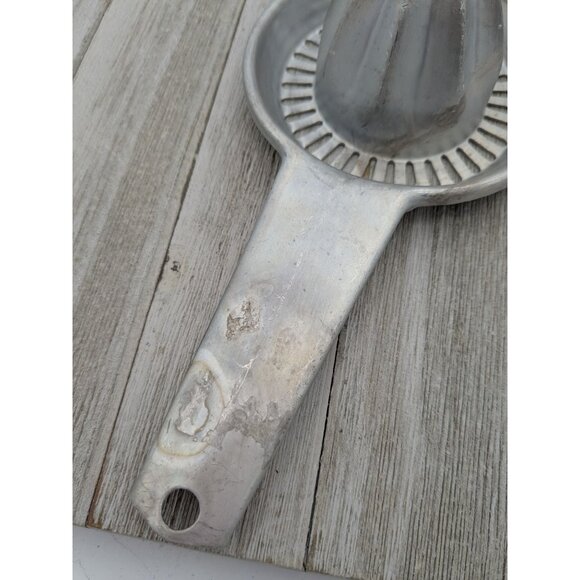 Vintage Foley #1 Hand Held Juicer Reamer Metal aluminum 8 1/4" - Picture 4 of 7